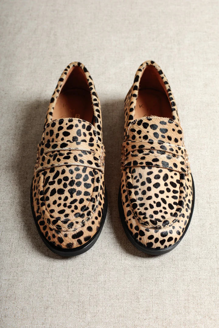 EMILIA CHEETAH – Mocasines planos de piel suave